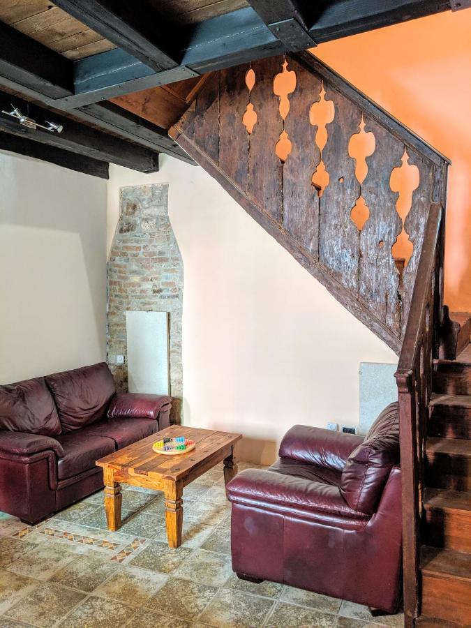 Private Courtyard Medieval Stone In Old Town Casa vacanze