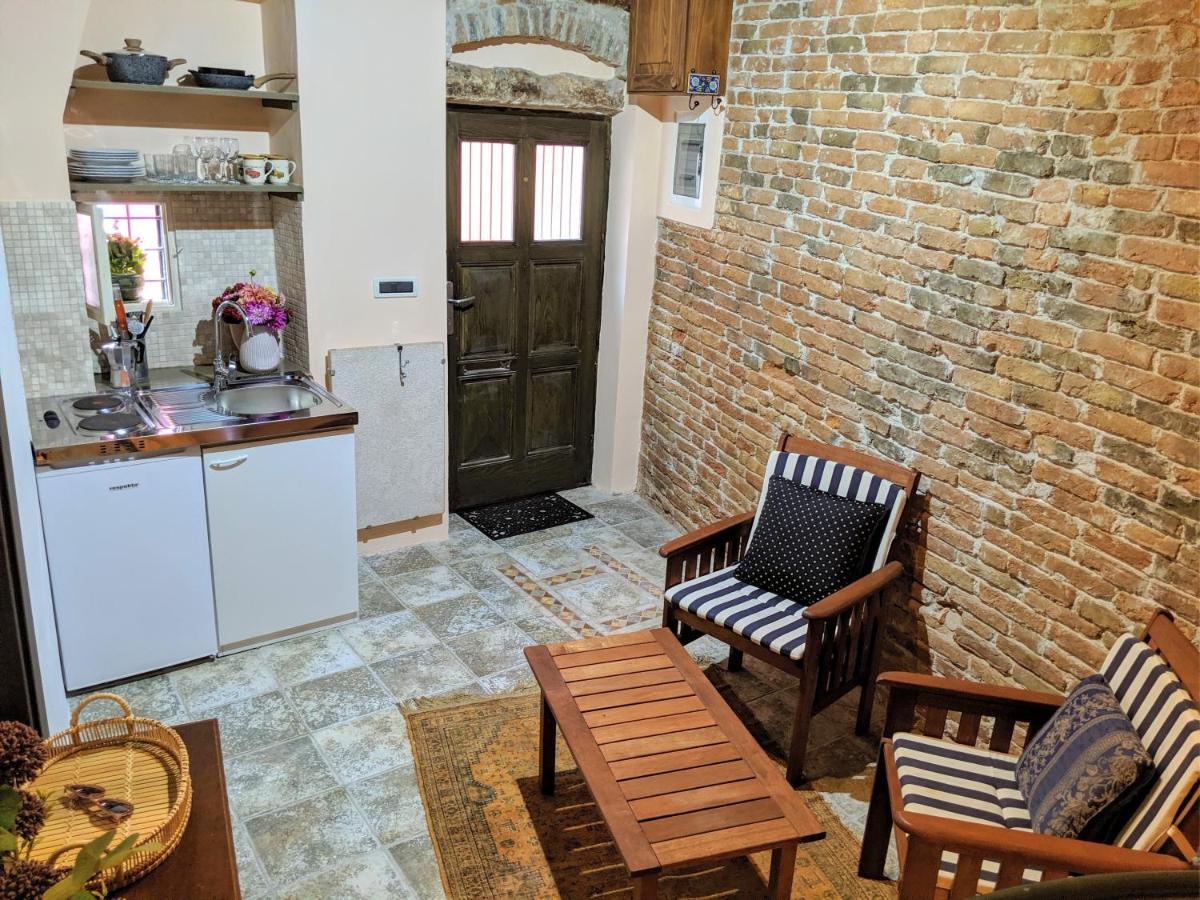 Casa vacanze Private Courtyard Medieval Stone In Old Town *